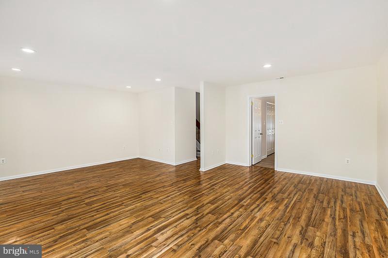 2043 Approach Lane Reston, VA 20191 - Photo 13 of 30 Living Room