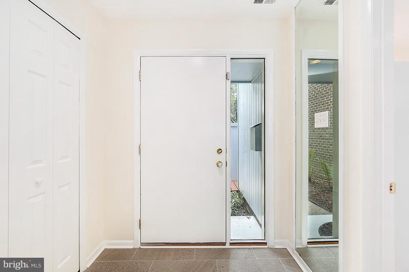 2043 Approach Lane Reston, VA 20191 - Photo 3 of 30 Entry Foyer