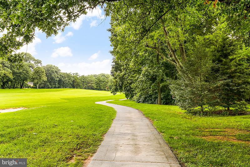 2043 Approach Lane Reston, VA 20191 - Photo 27 of 30 Community