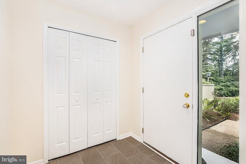 2043 Approach Lane Reston, VA 20191 - Photo 4 of 30 Interior (General)