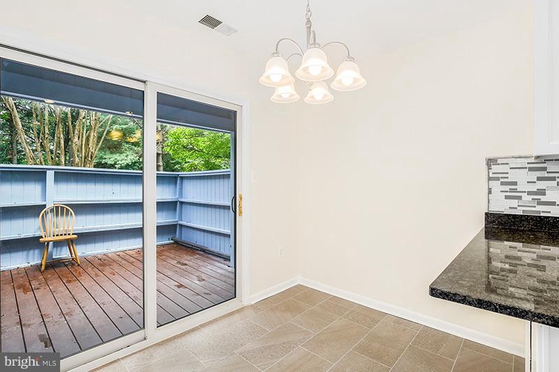 2043 Approach Lane Reston, VA 20191 - Photo 5 of 30 Kitchen