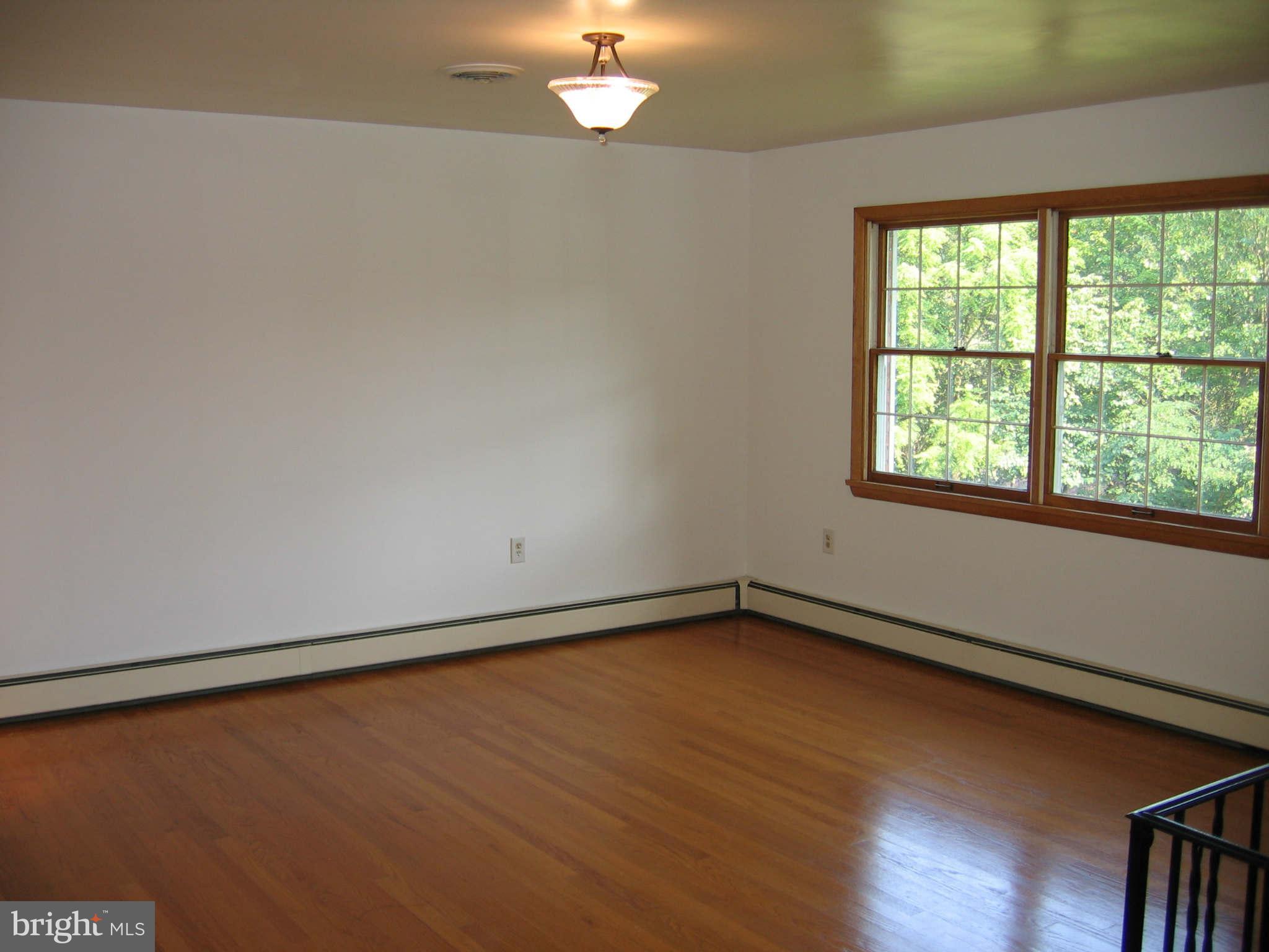 12400 Stoney Ridge Road Northwest La Vale, MD 21502 - Photo 4 of 21 Living Room