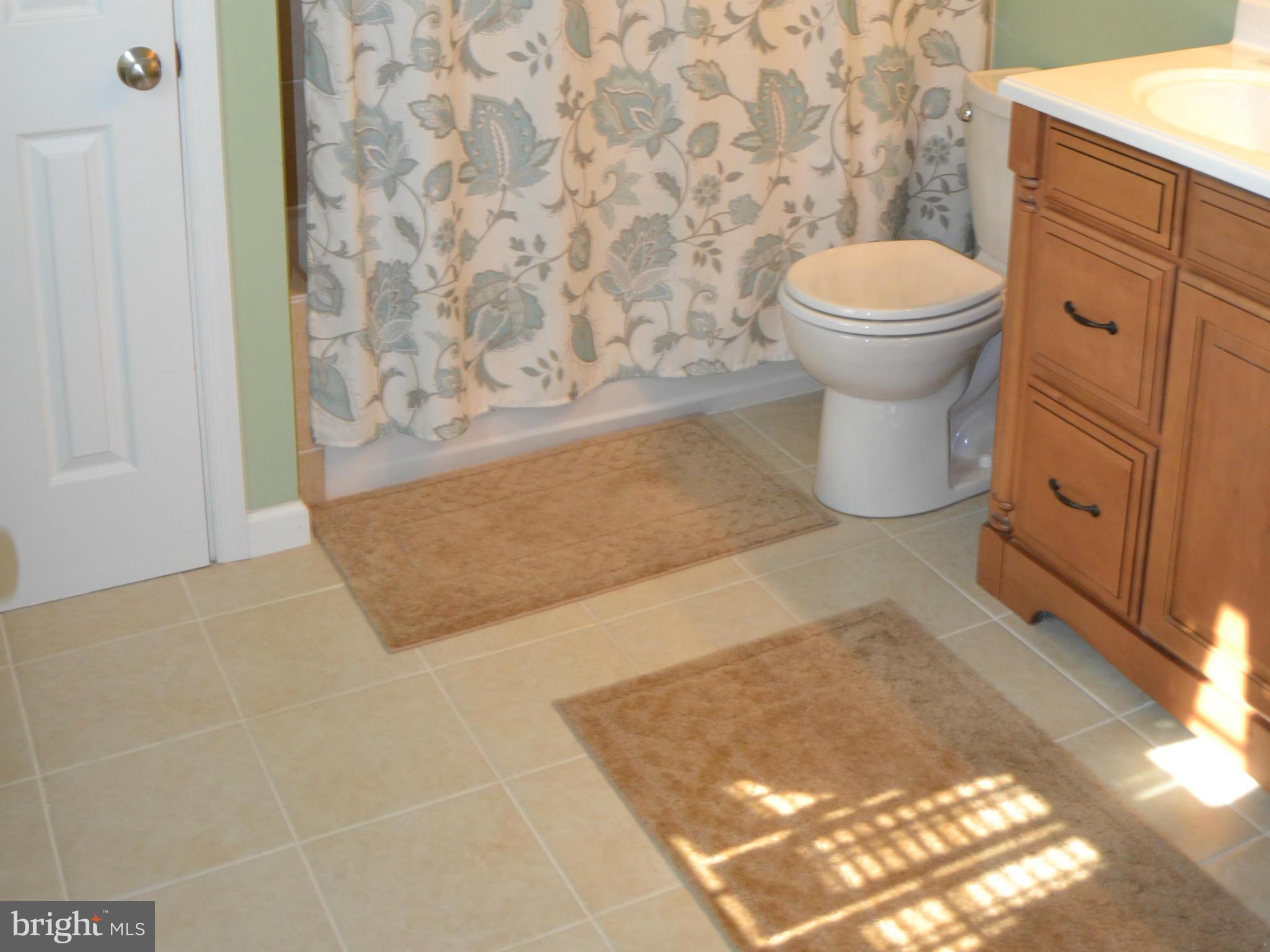2415 Zion Road Baltimore, MD 21227 - Photo 9 of 24 Bath