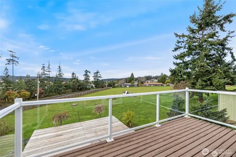 $899,950 | 2255 North Aviator Lane, Oak Harbor, WA 98277