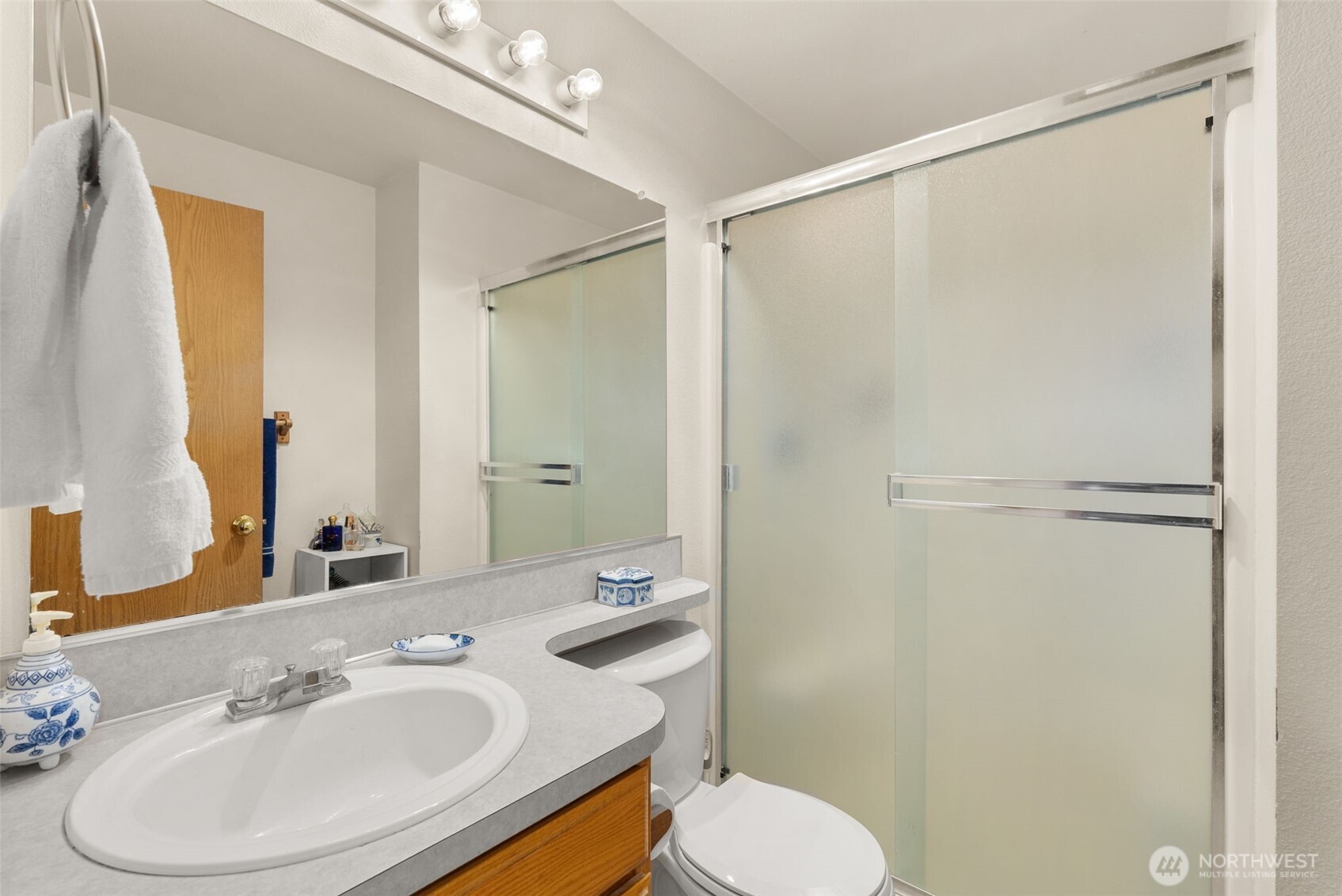 118 Rose Marie Drive Chehalis, WA 98532 - Photo 18 of 27 a bathroom with a sink toilet and shower