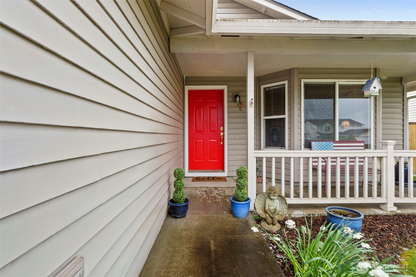 118 Rose Marie Drive Chehalis, WA 98532 - Photo 4 of 27 a front view of a house with a yard