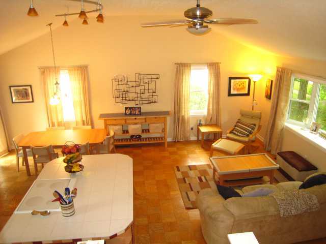 905 Bernard Road Columbus, OH 43221 - Photo 3 of 18 Gallery Image 3