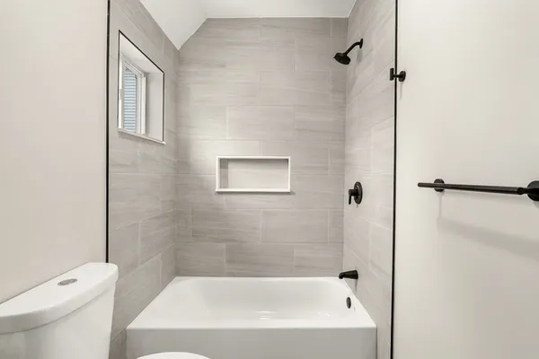 $2,500 | 5 Gayland Street, Unit 2, Boston, MA 02125