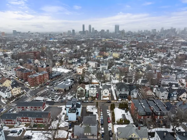 $2,500 | 5 Gayland Street, Unit 2, Boston, MA 02125