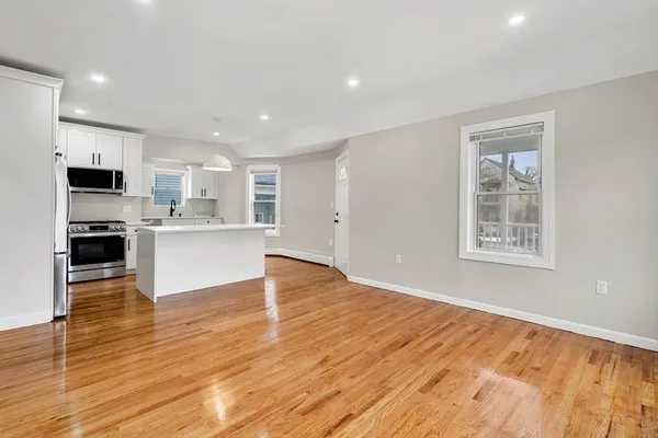 $2,500 | 5 Gayland Street, Unit 2, Boston, MA 02125