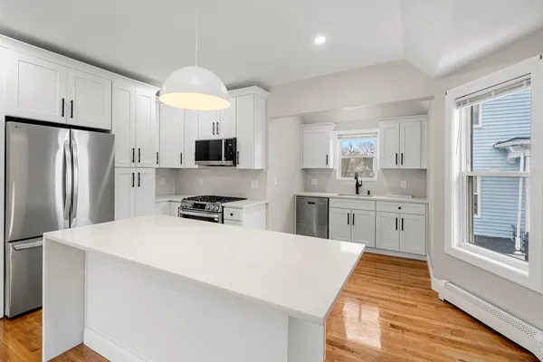 $2,500 | 5 Gayland Street, Unit 2, Boston, MA 02125