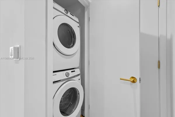 $6,000 | 2678 Tigertail Avenue, Unit 1209, Miami, FL 33133