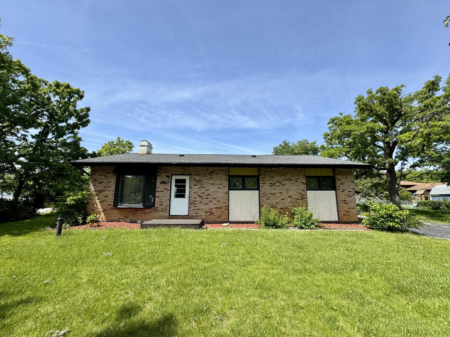 16159 Long Avenue Oak Forest, IL 60452 - Photo 1 of 33