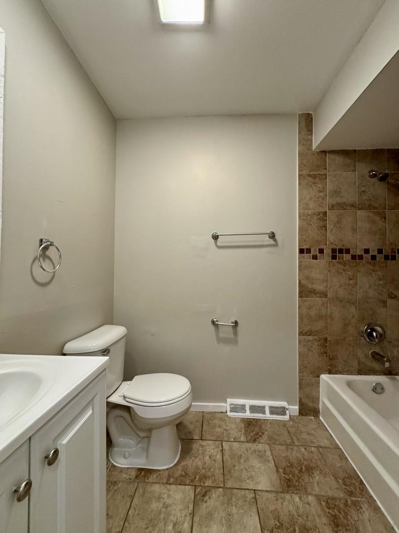16159 Long Avenue Oak Forest, IL 60452 - Photo 11 of 33