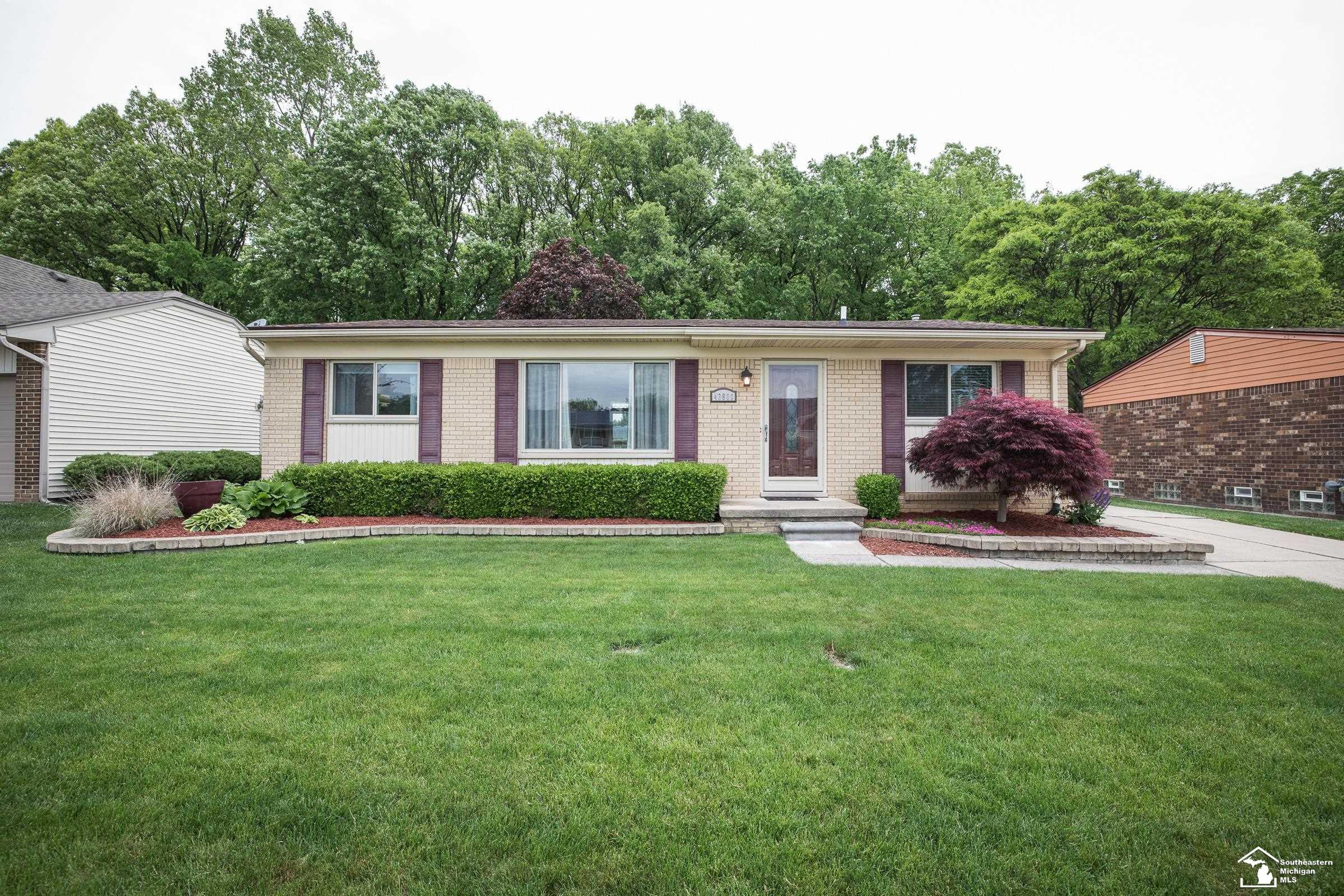 43800 Proctor Road Canton, MI 48188 - Photo 1 of 25 50175523-0ee2367b-7b60-4bbe-9500-0c7345a25782.JPG
