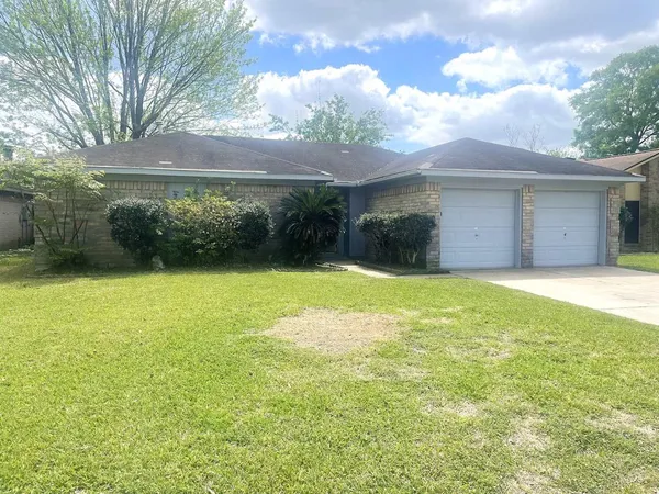 $1,975 | 410 Buoy Road, Houston, TX 77598