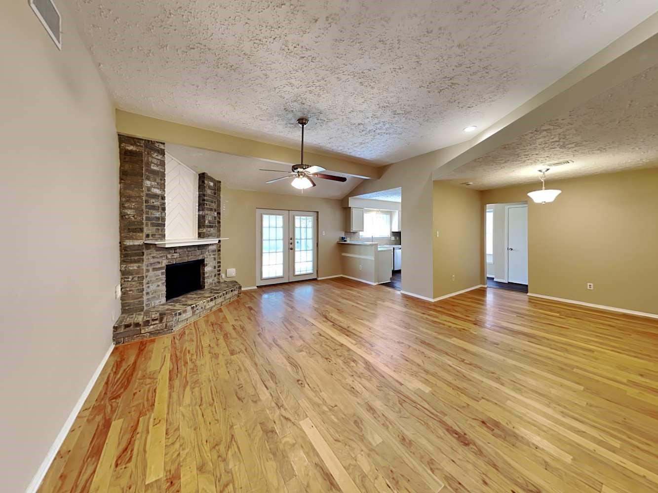 410 Buoy Road Houston, TX 77598 - Photo 3 of 16