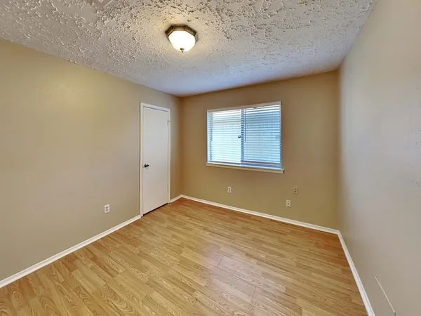 $1,975 | 410 Buoy Road, Houston, TX 77598