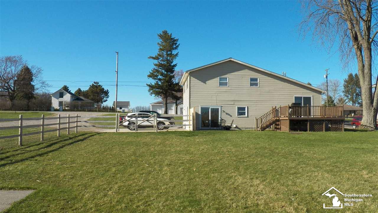 707 East Erie Road Temperance, MI 48182 - Photo 4 of 18 31376528-3.JPG