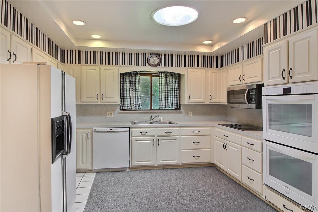 398 Fish Hill Road Tannersville, PA 18372 - Photo 4 of 42 Gallery Image 4