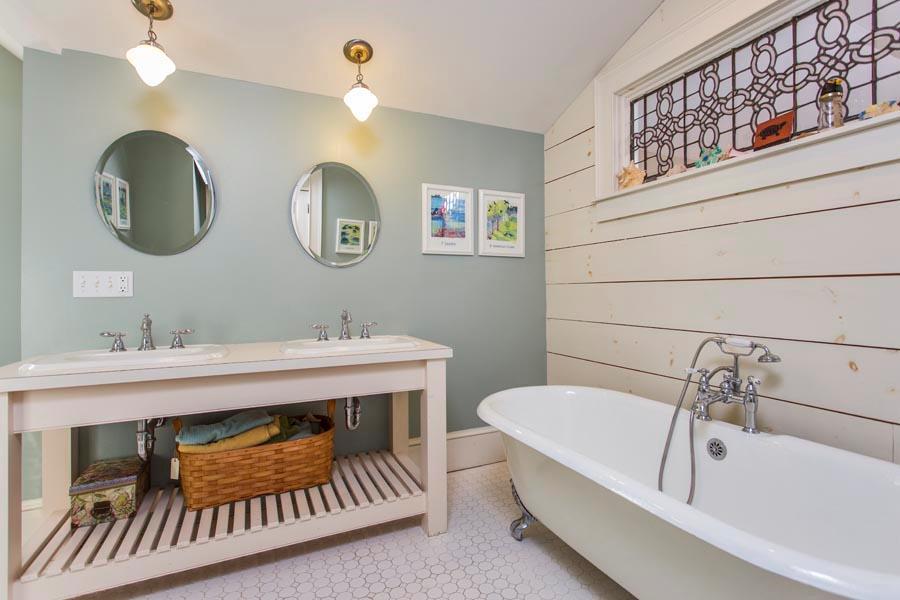 302 Foreside Road Falmouth, ME 04105 - Photo 21 of 26 Bathroom