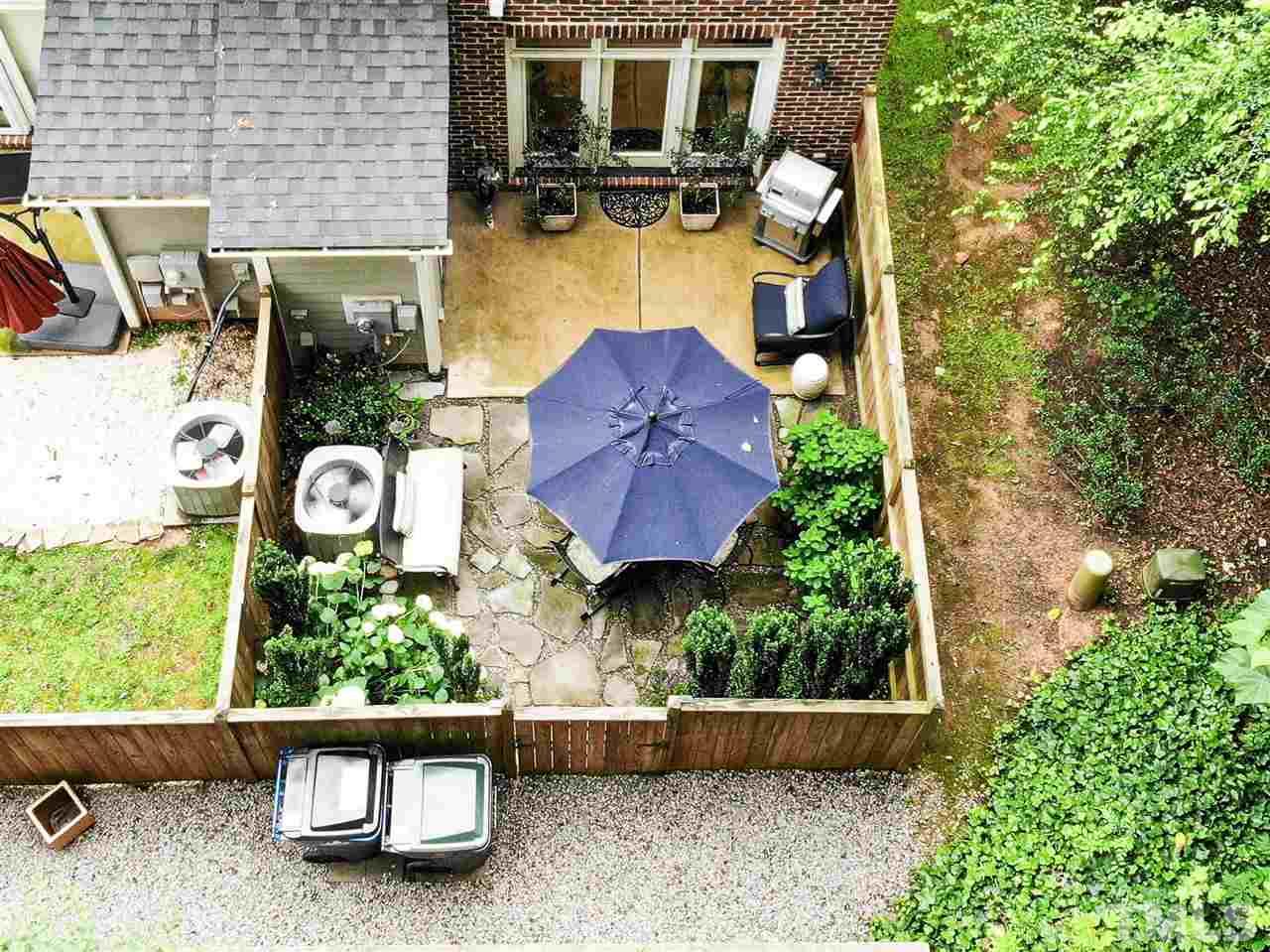 538 Ledbetter Court Raleigh, NC 27608 - Photo 3 of 30