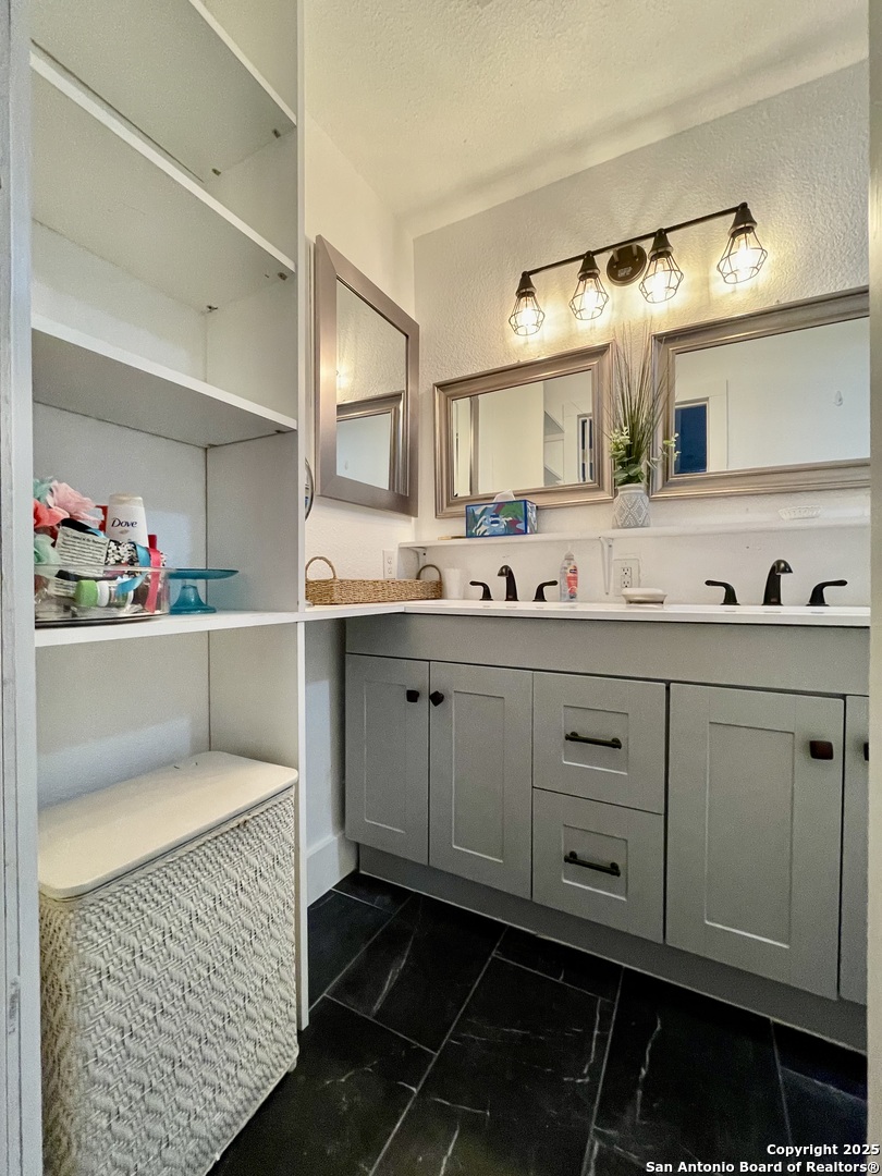 314 Trail San Antonio, TX 78212 - Photo 16 of 32