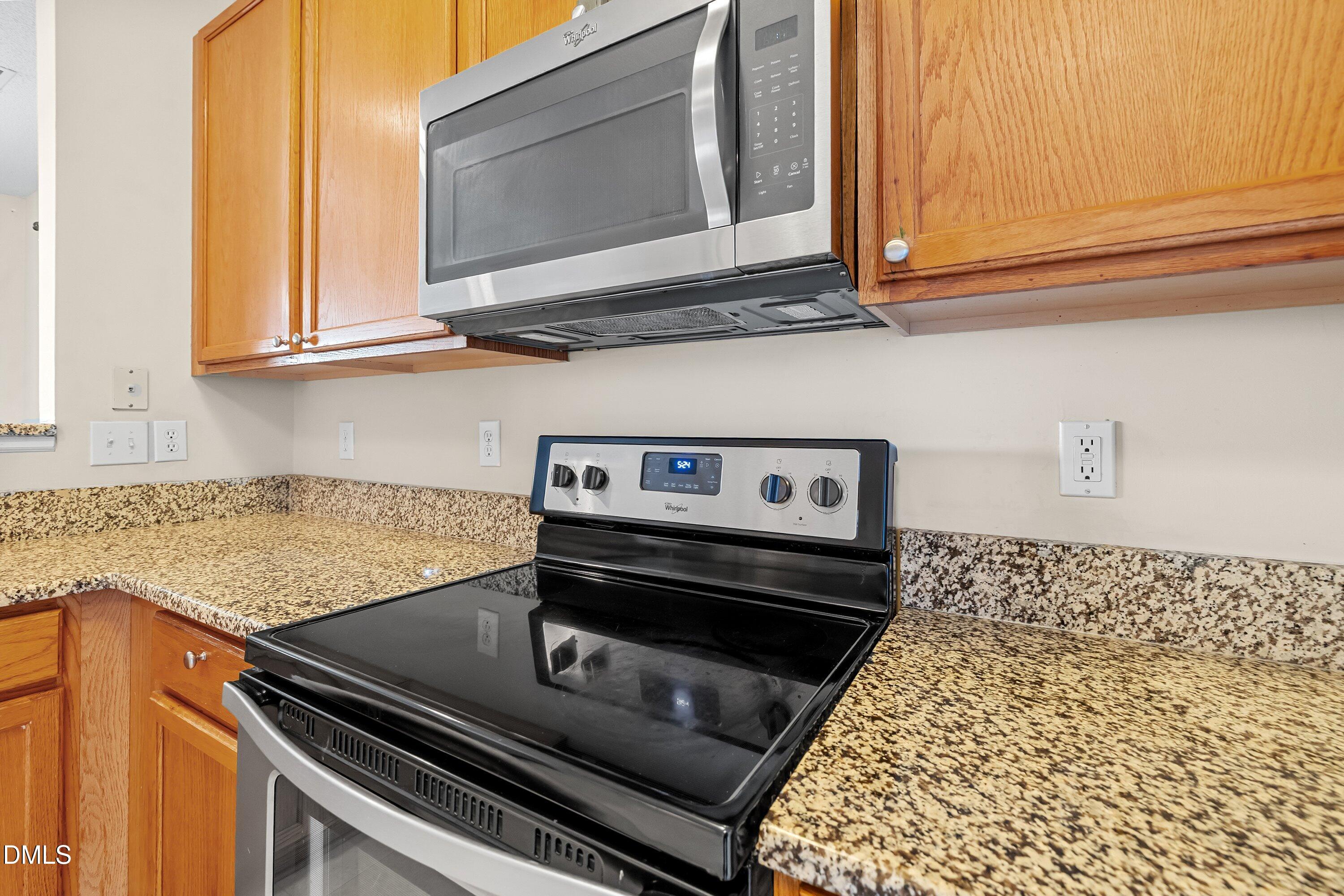10821 Farmville Road Raleigh, NC 27614 - Photo 12 of 37 09-10821 Farmville _4732
