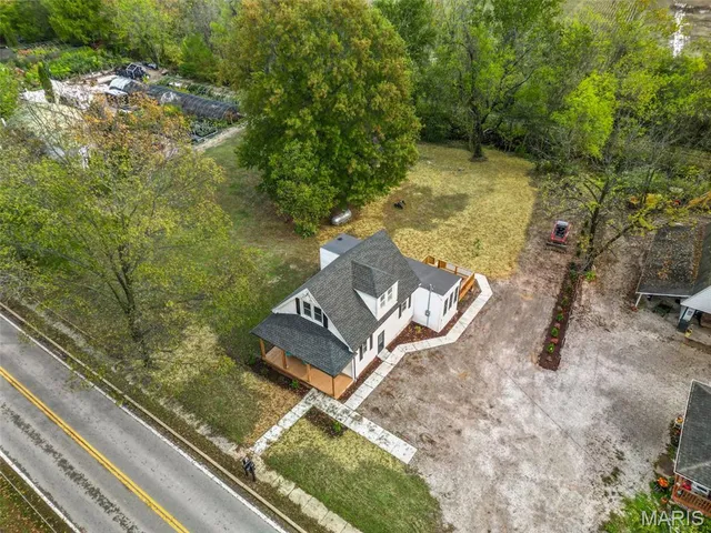 $385,000 | 2934 South Highway 94, Defiance, MO 63341