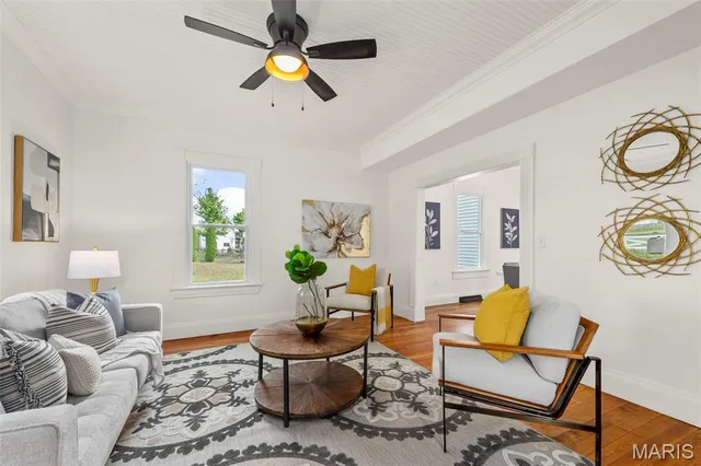 $400,000 | 2934 South Highway 94, Defiance, MO 63341