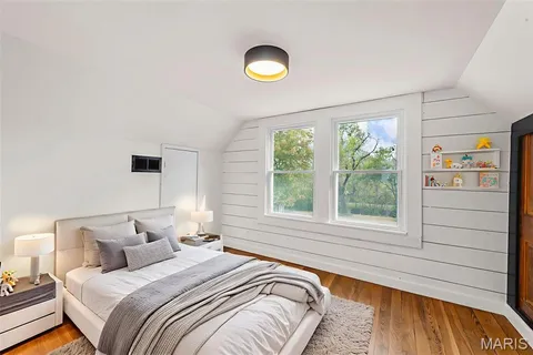 $375,000 | 2934 South Highway 94, Defiance, MO 63341