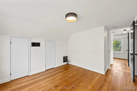 $385,000 | 2934 South Highway 94, Defiance, MO 63341