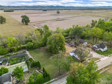 $375,000 | 2934 South Highway 94, Defiance, MO 63341