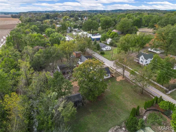 $375,000 | 2934 South Highway 94, Defiance, MO 63341