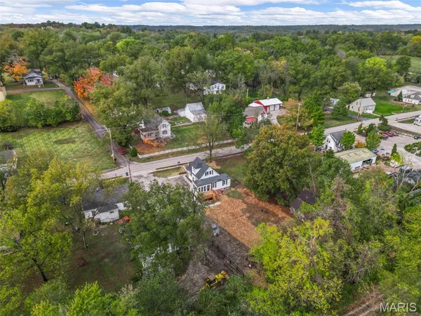 $375,000 | 2934 South Highway 94, Defiance, MO 63341