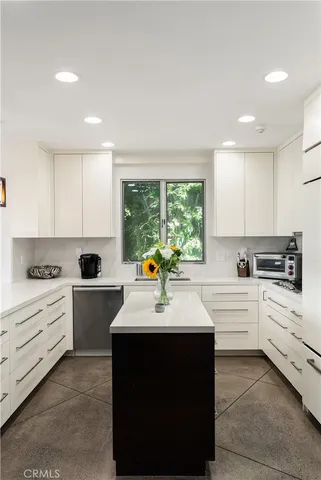 $15,000 | 3230 Tyrol Drive, Laguna Beach, CA 92651