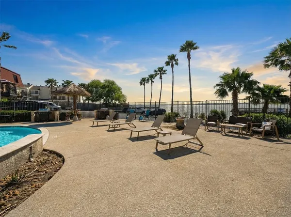 $1,330 | 4101 East NASA Parkway, Unit 352, Seabrook, TX 77586