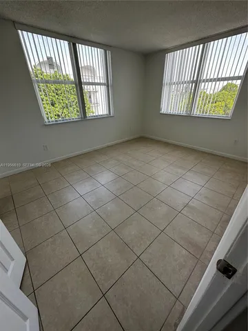 $1,850 | 486 Northwest 165th Street, Unit B501, Miami, FL 33169