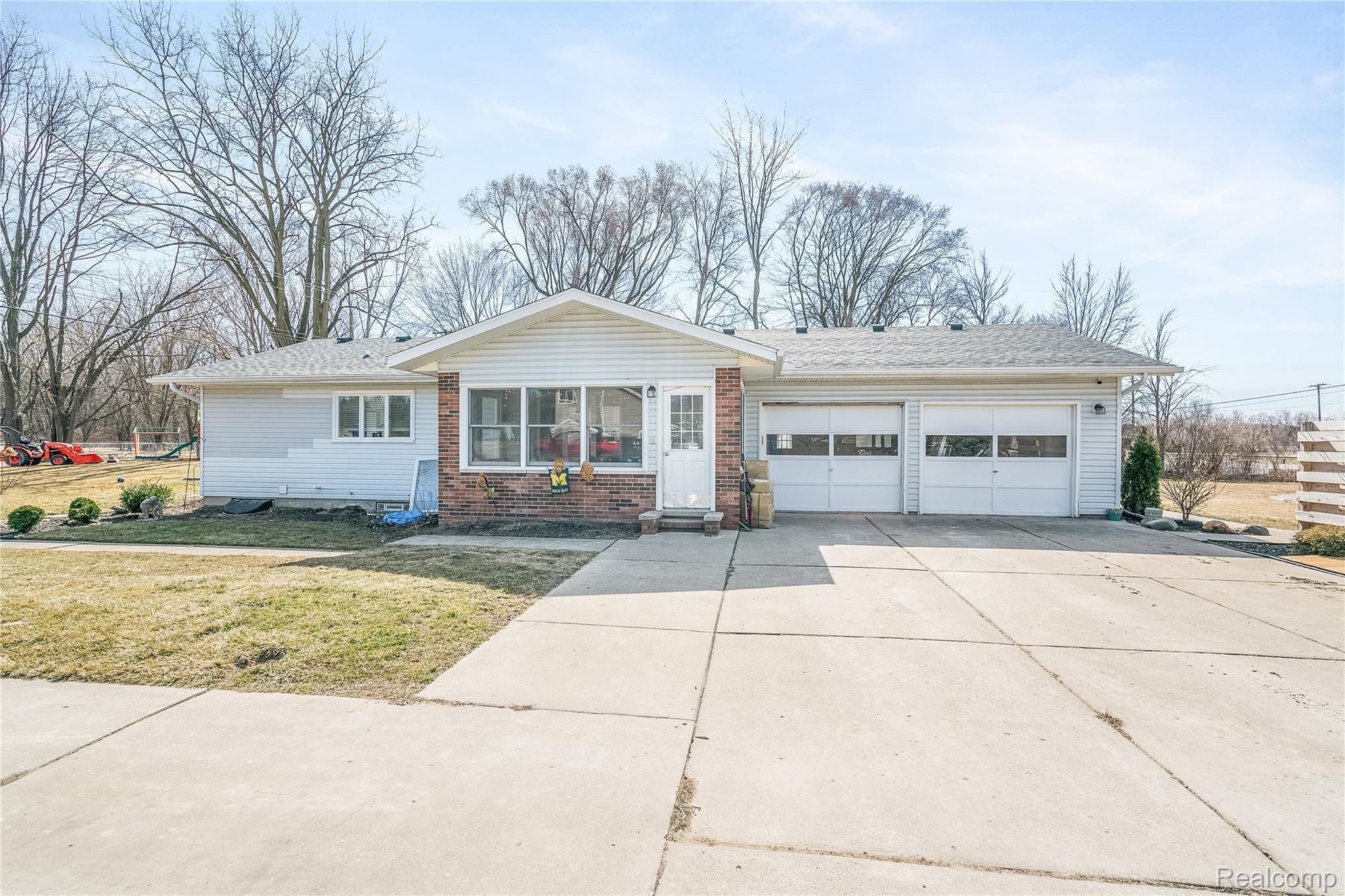 24105 Waltz Road New Boston, MI 48164 - Photo 38 of 40 24105 Waltz Rd-7967.jpg