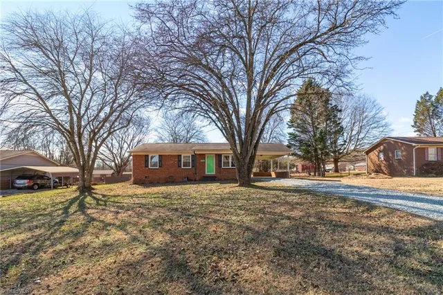 $266,000 | 176 Terrace Lane, Lexington, NC 27292