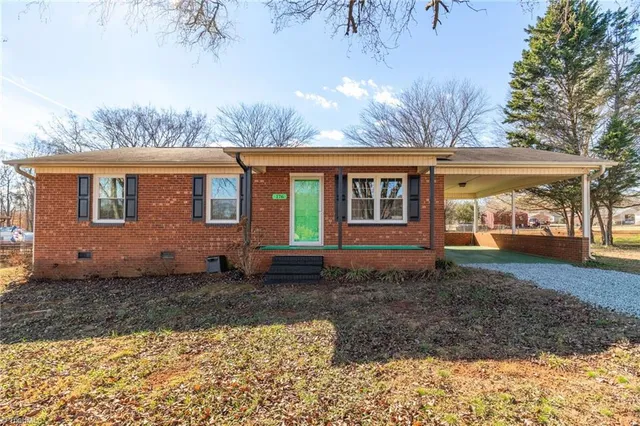 $260,000 | 176 Terrace Lane, Lexington, NC 27292