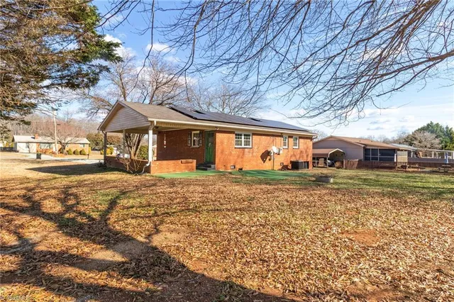 $260,000 | 176 Terrace Lane, Lexington, NC 27292