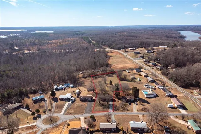 $260,000 | 176 Terrace Lane, Lexington, NC 27292