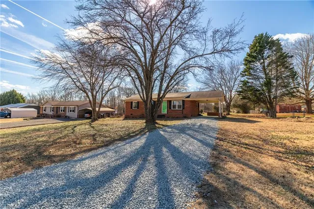 $260,000 | 176 Terrace Lane, Lexington, NC 27292