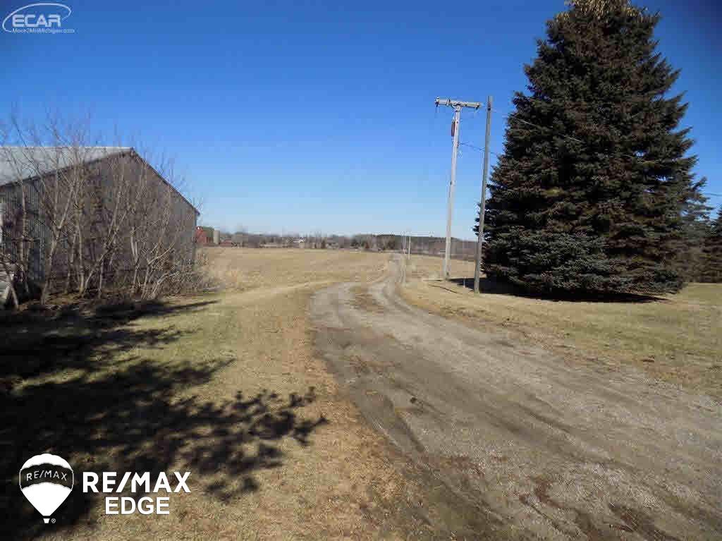 3385 Barnes Road Millington, MI 48746 - Photo 23 of 37 21417367-23.JPG