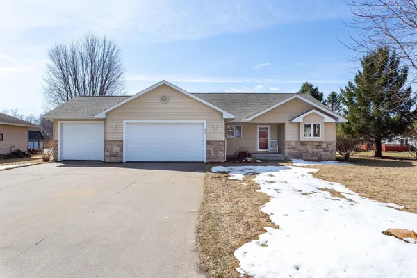 $450,000 | 634 Jefferson Street, River Falls, WI 54022