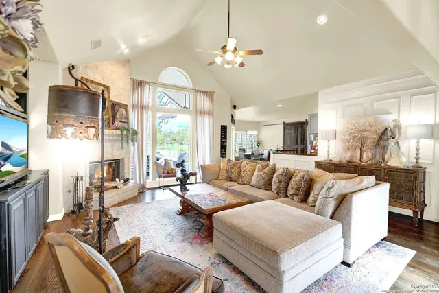 $875,000 | 1409 Woodland Court, Hondo, TX 78861