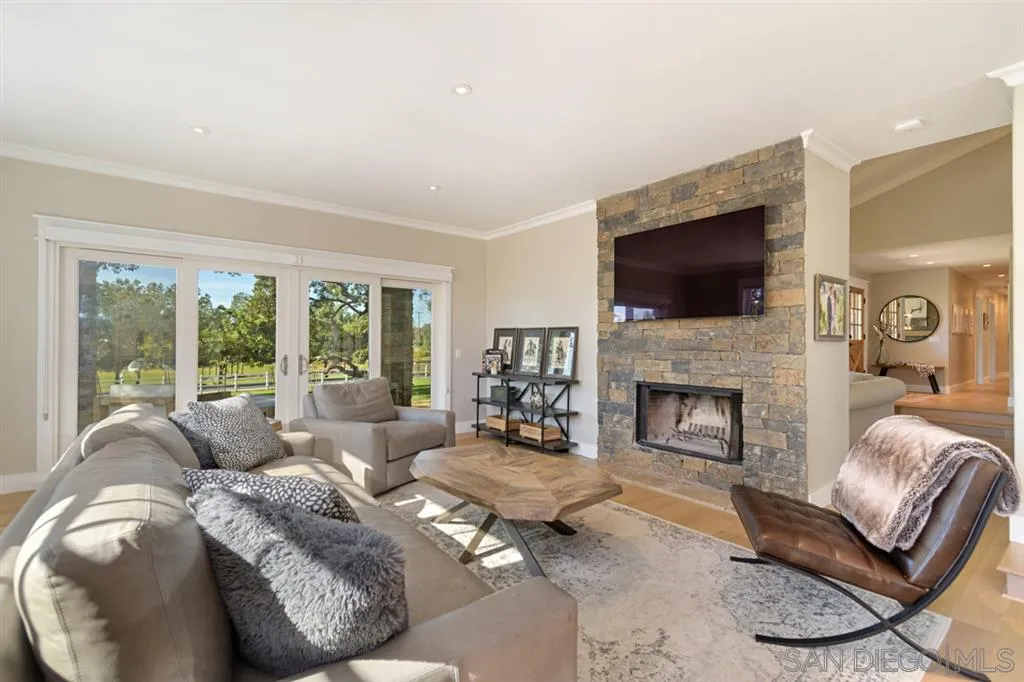 14551 Oak Meadow Road Valley Center, CA 92082 - Photo 4 of 25 Gallery Image 4
