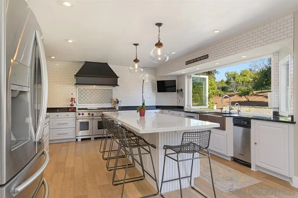 14551 Oak Meadow Road Valley Center, CA 92082 - Photo 6 of 25 Gallery Image 6