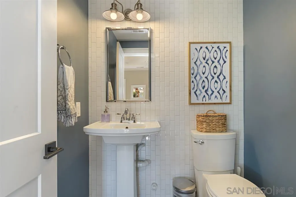 14551 Oak Meadow Road Valley Center, CA 92082 - Photo 9 of 25 Gallery Image 9